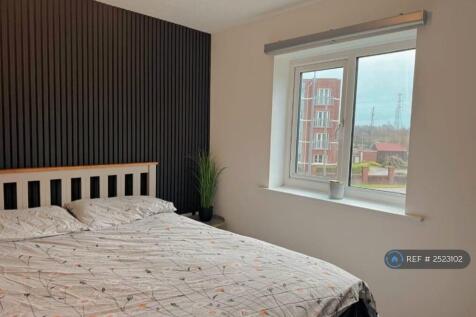 King Size Master Bedroom 3