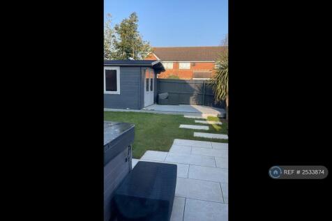 Garden &amp; Summer House