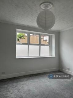 Downstairs Bedroom At Front 