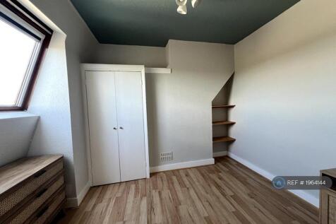 Bedroom - 2nd Angle