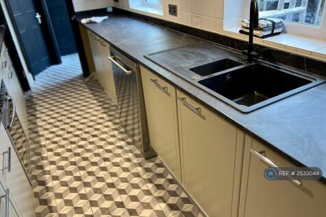 Newly Renovated Kitchen