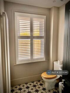 Bathroom, Built In Shutters