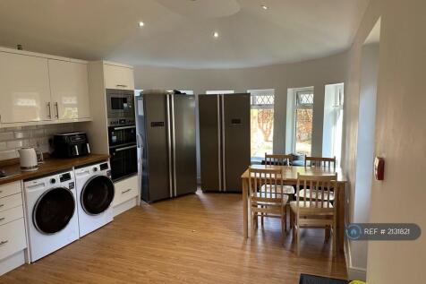 Kitchen &amp; Dining Area