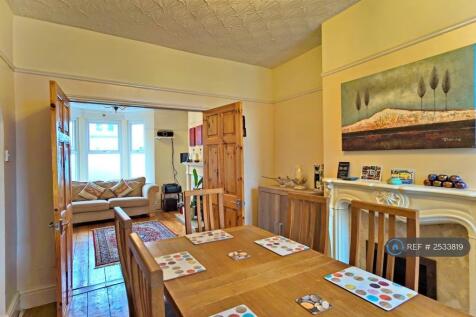 Dining Through To Lounge