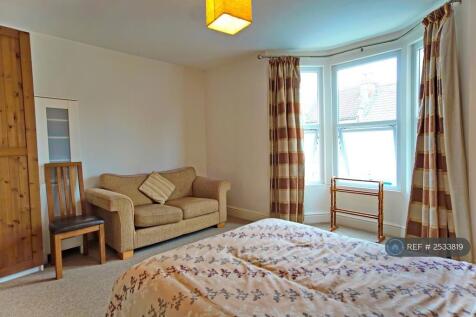 Bedroom 2 (1st Floor)