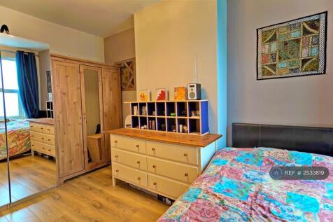 Bedroom 3 (1st Floor)