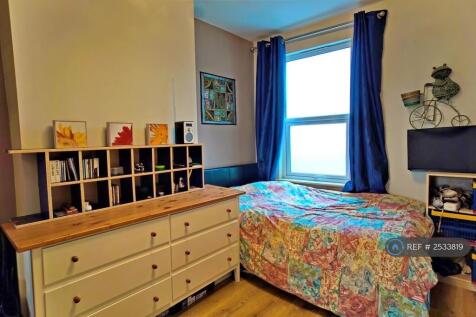 Bedroom 3 (1st Floor)
