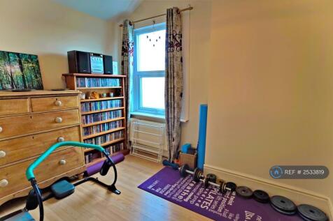 Bedroom 4 / Study (1st Floor)