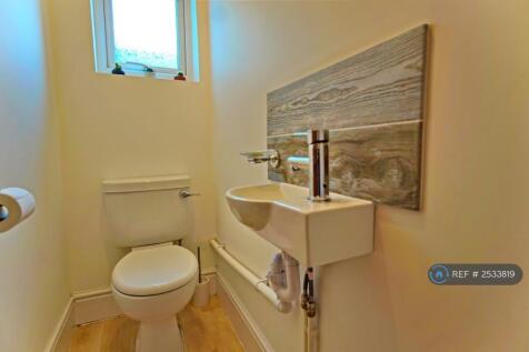 Toilet (1st Floor)