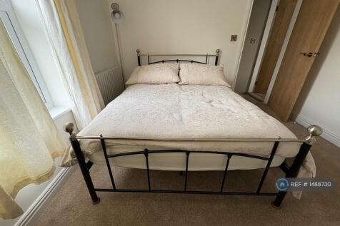 Rear Bedroom 