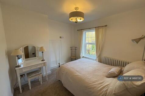 Rear Bedroom 