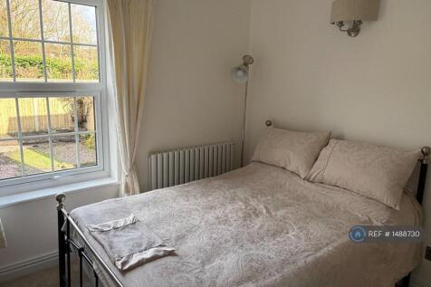 Rear Bedroom 