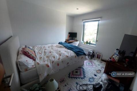 3rd Bedroom, With Current Tenant&#39;s Furniture