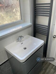 Main/Family Bathroom