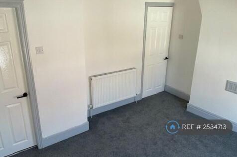 Master Bedroom c/w Shower Ensuite