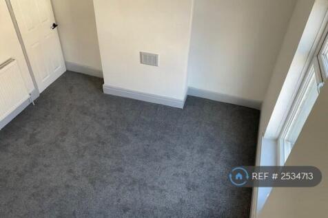 Master Bedroom c/w Shower Ensuite