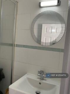 En Suite To Master Bedroom
