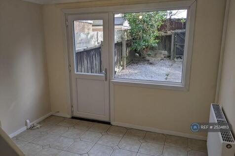Downstairs Area &amp; Back Garden