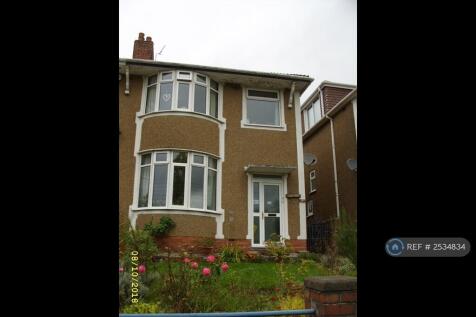 Spacious 3 Bed Semi Detached &amp; Garage