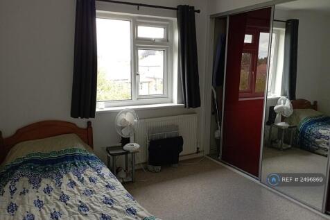 Bedroom - Built In Wardrobe