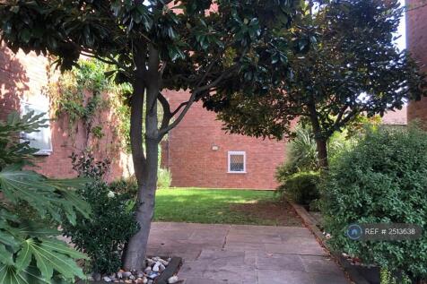 Communal Garden Immediately Next The Flat
