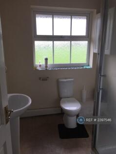 Upstair Shower Room 