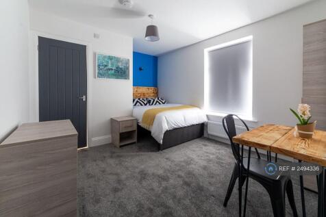 Room 4-Rent £650 Pm