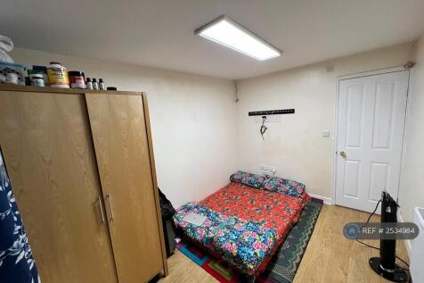 Ensuit Bedroom -Ground Floor