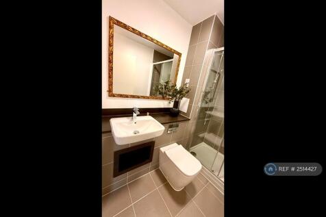 Ensuite Bathroom 