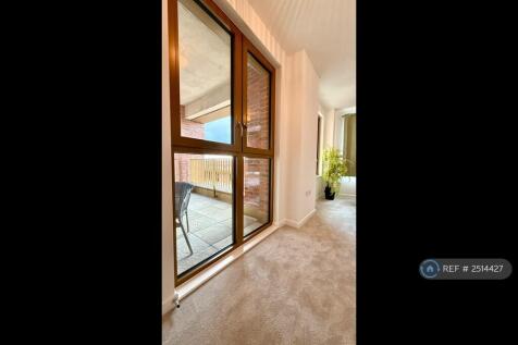 Master Bedroom Hallway 2