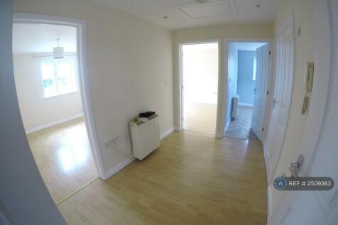Hallway Foyer Opens Into All Rooms