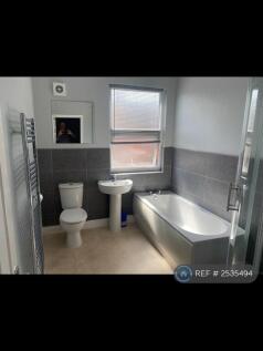 Large Bathroom 