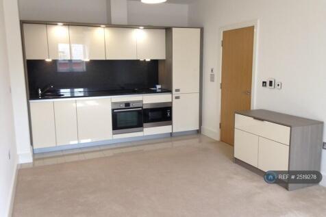 Living Area / Kitchen