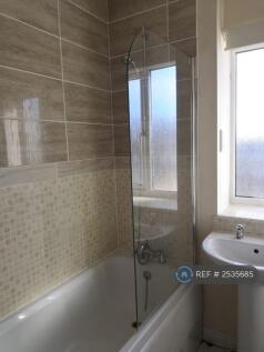 Common Bathroom / Shower Room