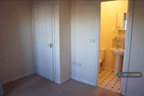 Master Bedroom En-Suite