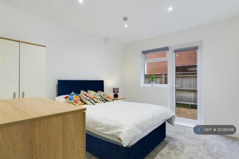 Large Double Ensuite Room 3