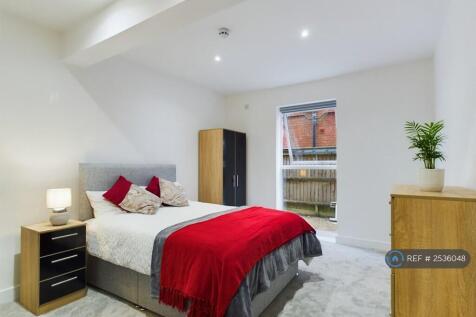Large Double Ensuite Room 2