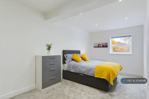 Extra Large Double Ensuite Room 7