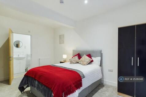 Large Double Ensuite Room 2