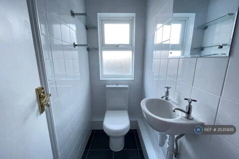 Shower Room 1