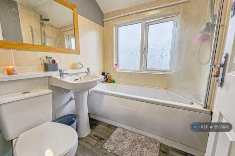 Bathroom Upstairs