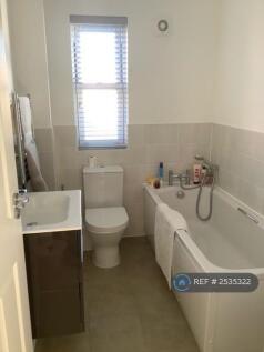 Main Bathroom 