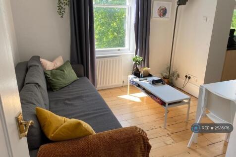 Open Plan Lounge To Kitchen