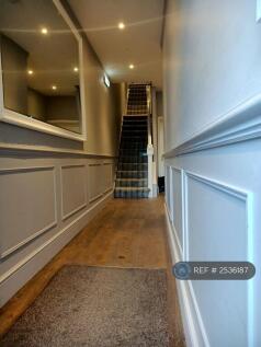 Main Communal Entrance Hallway 