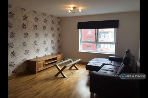 Living Room/Dining Area