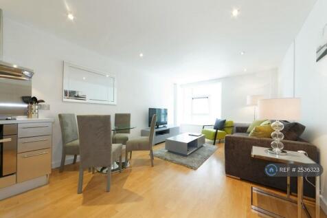 Lounge / Dining Area