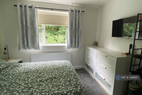 Double Bedroom (Back Of House)