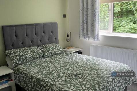 Double Bedroom (Back Of House)