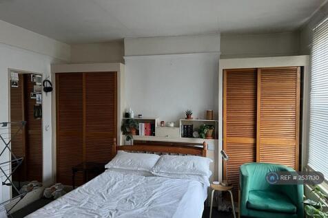 First Floor Front Bedroom 