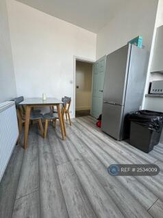 Kitchen/ Lounge